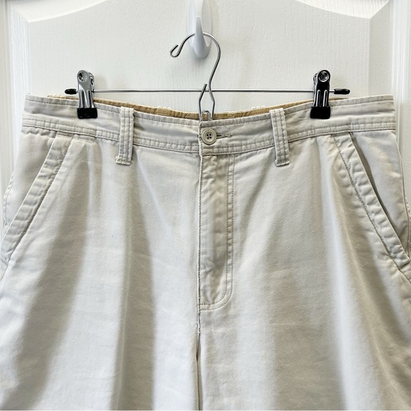 Old Navy Men's Flat Front Chino Shorts Loose Fit Beige Size 33 - Picture 4 of 14